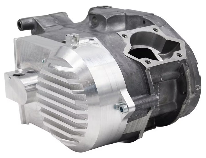 FP CNC Alu Lichtmaschinen Seitendeckel Kettenschlauch/Tachoantrieb Alu Natur für MX Bowdenzug -  FP-Tuning 1828