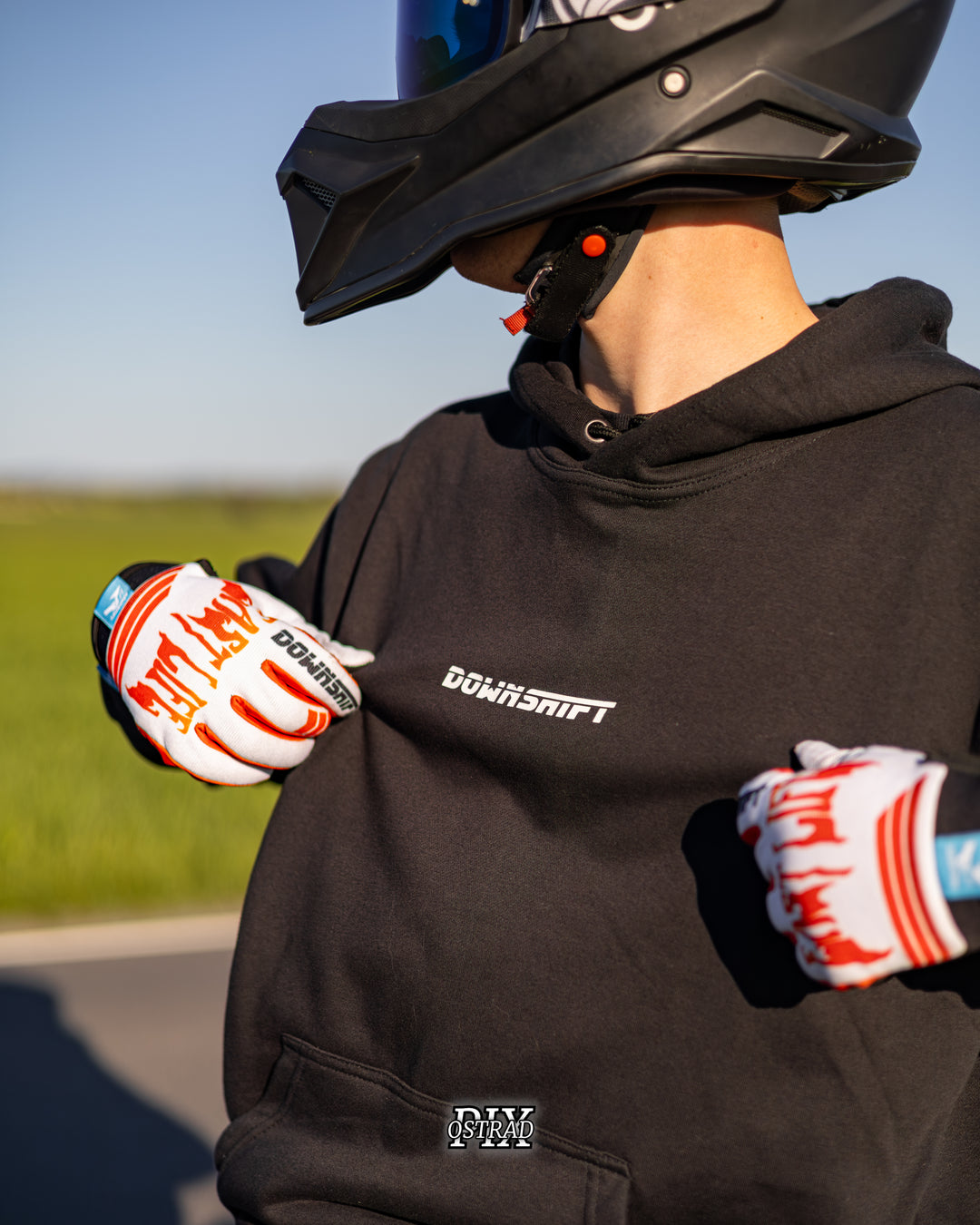  Risk it All  Supermoto Simson Hoodie schwarz mit roten Highlights und downshift Logo