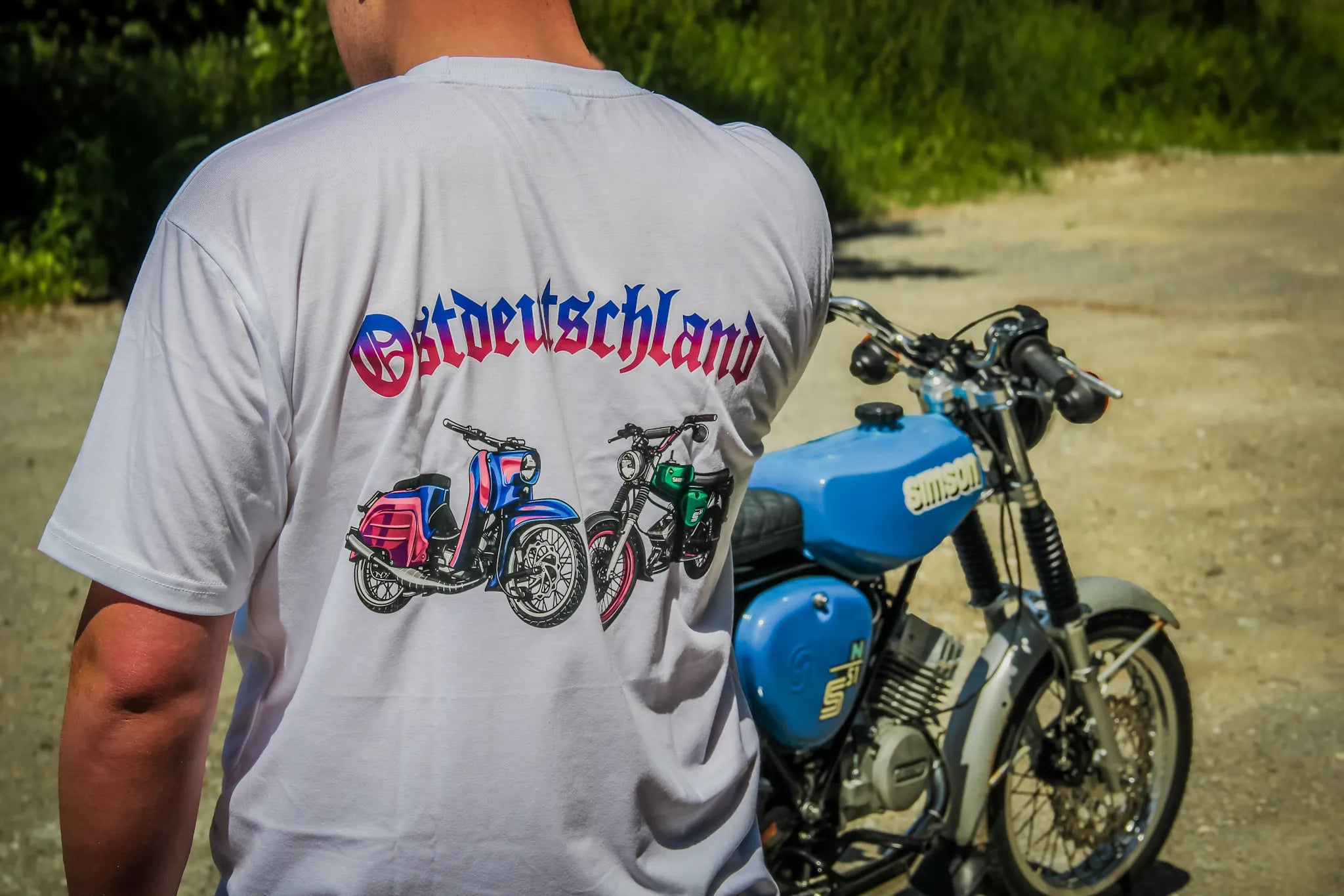 Simson Tshirt mit Schwalbe und S51 Wheelie