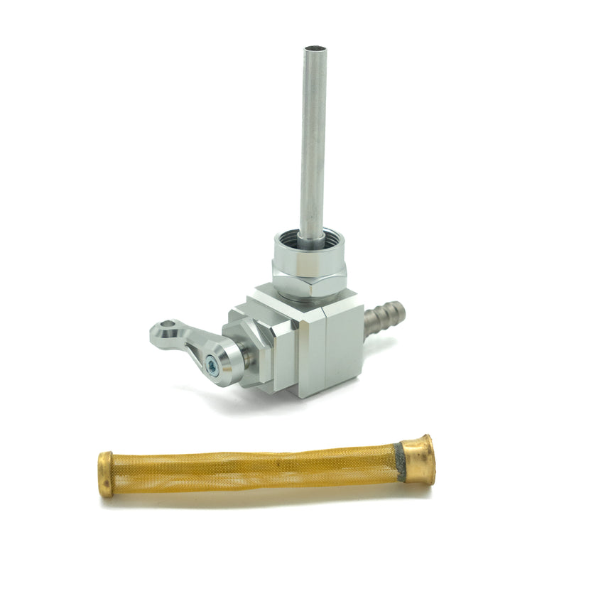 Detailaufnahme des M16x1-Gewindes am CNC-Benzinhahn für Simson